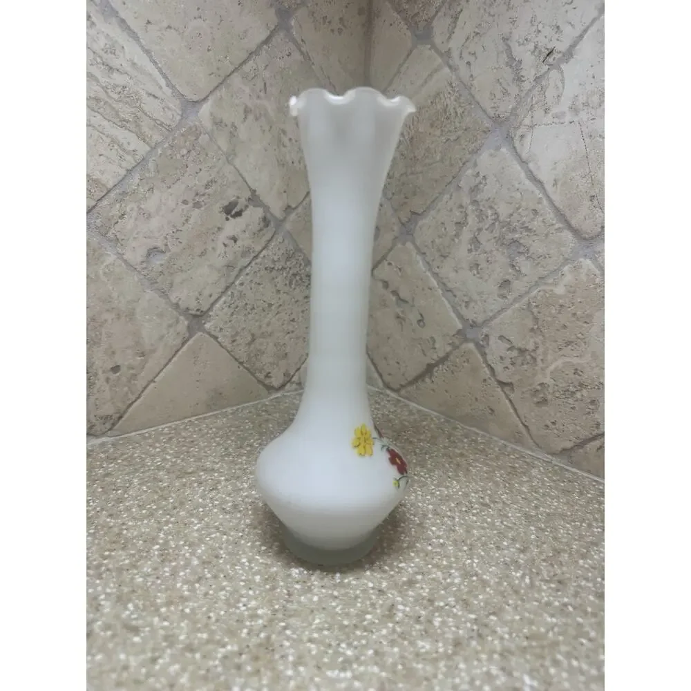 Vintage Fenton Frosted White Daisy Floral Bud Vase Ruffled Scalloped Cottagecore